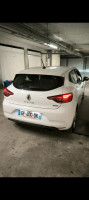 voitures-renault-clio5-16-hybride-140ch-2022-e-tech-algerie