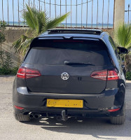 moyenne-berline-volkswagen-golf-7-2016-rline-skikda-algerie