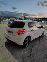 voitures-peugeot-208-2013-allure-jijel-algerie