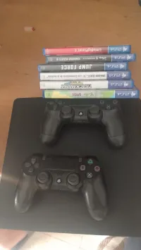 PS4 slim 