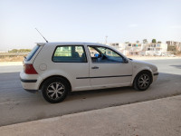 moyenne-berline-volkswagen-golf-4-2000-guelma-algerie