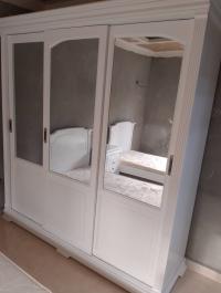 غرفة-نوم-chambre-a-coucher-deux-lits-en-hetre-massif-de-couleur-blanche-avec-armoire-trois-portes-tres-bonne-etat-السحاولة-الجزائر