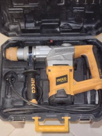 Marteau piqueur et perceuse professionnelle
