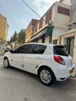 voitures-renault-clio-3-2012-night-and-day-alger-centre-algerie