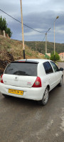 voitures-renault-clio-campus-2014-bye-bordj-el-kiffan-alger-algerie