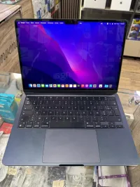 MacBook Air M2 13.6" 8G ram 512G SSD très bon état 