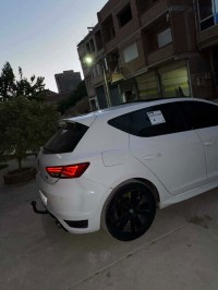 سيارات-seat-leon-2015-linea-r-ميلة-الجزائر