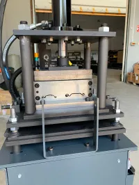 MACHINE PROFILEUSE DE LAME POUR RIDEAU METALLIQUE ELECTRIQUE ET PORTE DE GARAGE 2IN1 DUO MASTER