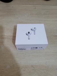 AirPods Pro 3 Écouteurs sans Fil, réduction Active du Bruit, détection de la fréquence Cardiaque, écouteurs Bluetooth, Audio Spatial, Son Haute-fidélité, Recharge USB-C - NEUF JAMAIS UTILISÉ thumbnail 3