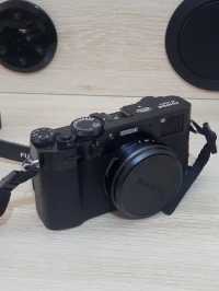 fujifilm x100v Vidéo 4K | Capteur X-Trans CMOS 4 de 26.1 MP | Objectif 23 mm F/2.0 | Processeur X 4 