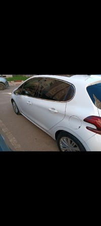 سيارات-peugeot-208-2019-allure-facelift-بوسماعيل-تيبازة-الجزائر