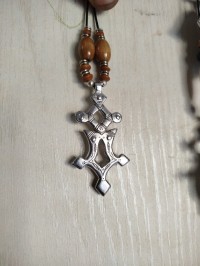 colliers-pendentifls-bijoux-tuareg-alger-centre-algerie