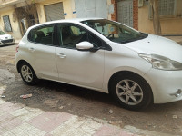 voitures-peugeot-208-2014-allure-msila-algerie