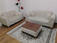 صالون-salon-5-place-tres-bon-etat-bois-rouge-avec-table-pieds-en-hetre-السحاولة-الجزائر