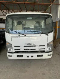 Izuzu NPR 71 2025