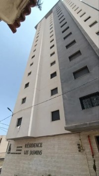 شقة-كراء-3-غرف-وهران-الجزائر