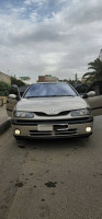 voitures-renault-laguna-1-2000-bir-el-djir-oran-algerie