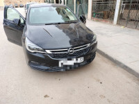 سيدان-متوسطة-opel-astra-2017-تبسة-الجزائر