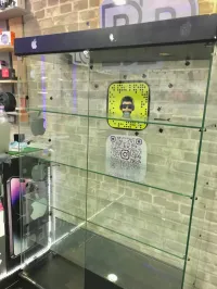 Vitrine pour téléphone et pc 