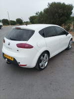 moyenne-berline-seat-leon-2012-chiffa-blida-algerie