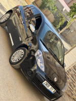 voitures-renault-clio-3-2011-bouira-algerie