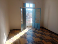 appartement-vente-f2-alger-bab-el-oued-algerie