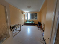 appartement-location-f4-alger-bab-el-oued-algerie