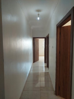 appartement-location-f5-alger-mahelma-algerie