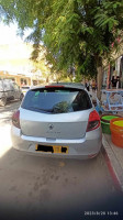 voitures-renault-clio-3-2011-blida-algerie