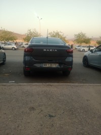 سيارات-dacia-logane-2025-10-tci-100cv-باتنة-الجزائر