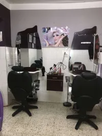 Vendre tout le matériel de coiffure et esthétique état comme neuf 