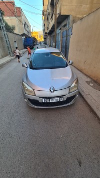 سيارات-renault-megane-3-2011-البليدة-الجزائر