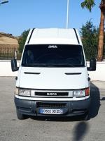 fourgon-c11-iveco-2001-ibn-ziad-constantine-algerie