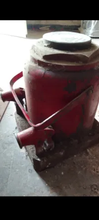 cric hydraulique 100 tonnes..