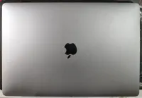 MacBook pro 2017 touch bar 15,4 pouce/ i7 /16 GB / double carte graphique/