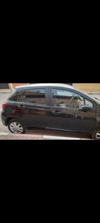 سيارات-toyota-yaris-2017-الجزائر-وسط