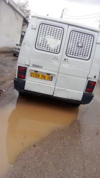 عربة-نقل-renault-trafic-1996-بني-تامو-البليدة-الجزائر