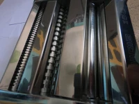 Machine à fabriquer les pâtes (آلة صنع المعكرونة)