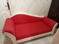 salons-canapes-fauteuil-meridien-avec-table-et-deux-poufs-les-eucalyptus-alger-algerie