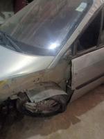 break-familiale-renault-scenic-2005-sougueur-tiaret-algerie