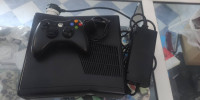 consoles-xbox-360-250-g-35-jeux-01-manette-prix-livraison-58-wilayas-bejaia-lakhdaria-tizi-ouzou-bordj-el-kiffan-constantine-algerie