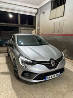 voitures-renault-clio-5-2021-intense-dar-el-beida-alger-algerie