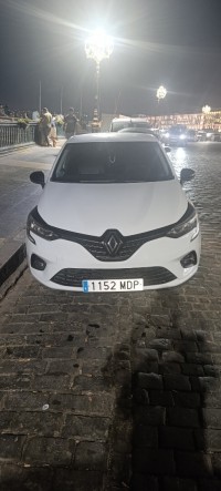 السيارات-النفعية-renault-clio-5-2023-authentic-المرادية-الجزائر