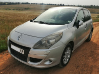 voitures-renault-scenic-2010-3-tipaza-algerie