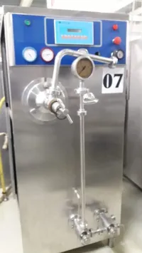 FREEZER ET REMPLISSEUSE POUR CRÈME GLACÉE
