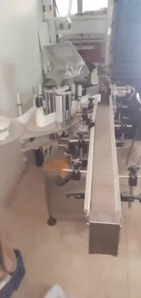 étiqueteuse autocollante