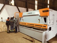 MACHINES INDUSTRIELLES CNC