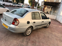 voitures-renault-clio-classique-2002-les-eucalyptus-alger-algerie