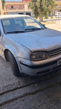 سيارات-volkswagen-golf-4-2001-وهران-الجزائر