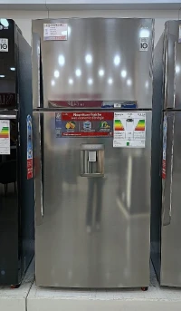 Réfrigérateur LG 700Litre nofrost avec distributeur 